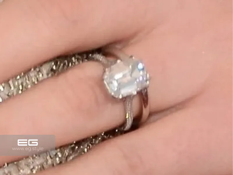 Anne Hathaway's wedding ring